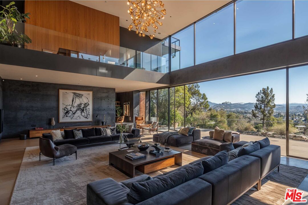 17229 Oak View Dr
