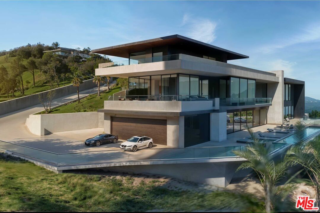 17229 Oak View Dr