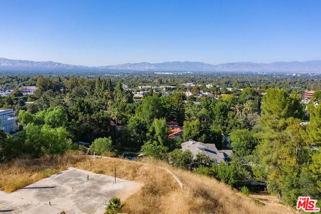 17229 Oak View Dr