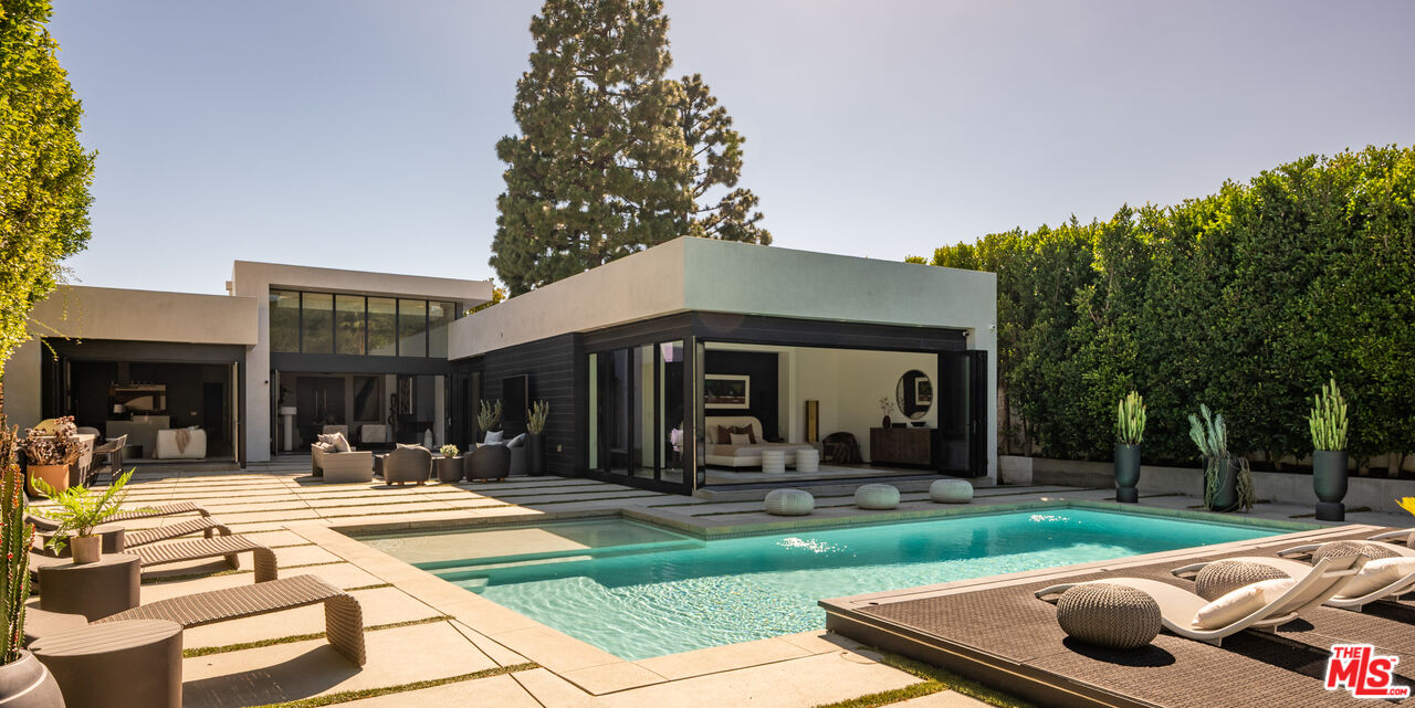 7139 Macapa Dr
