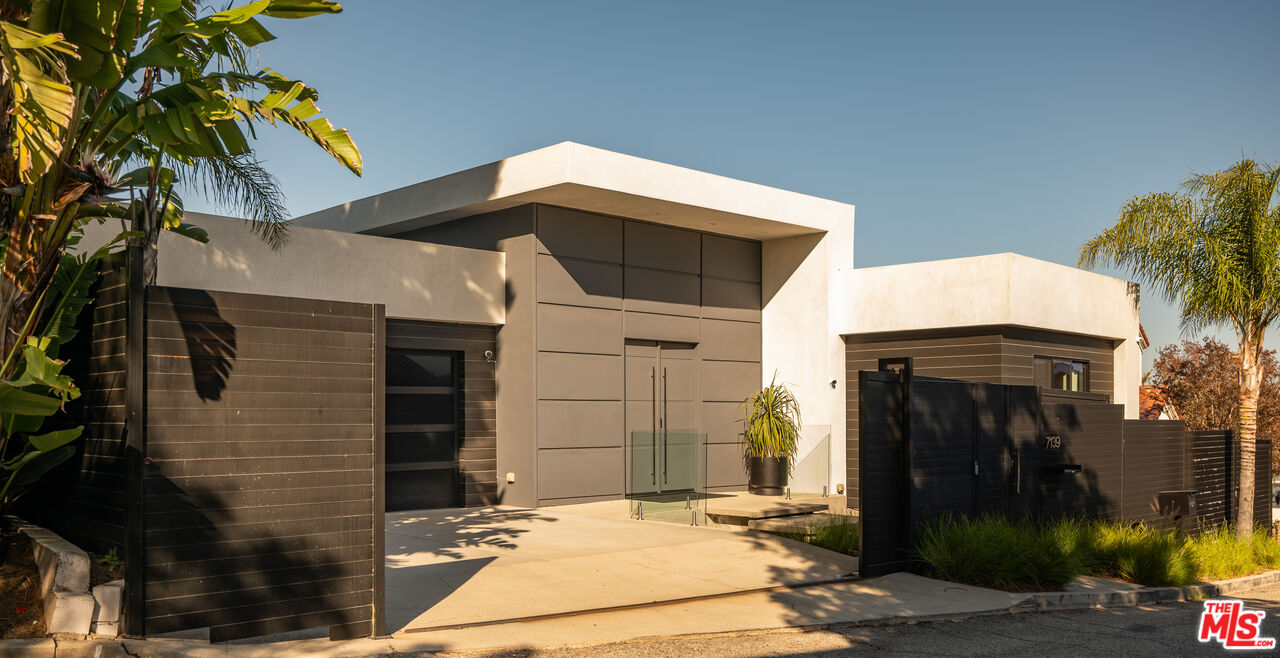 7139 Macapa Dr