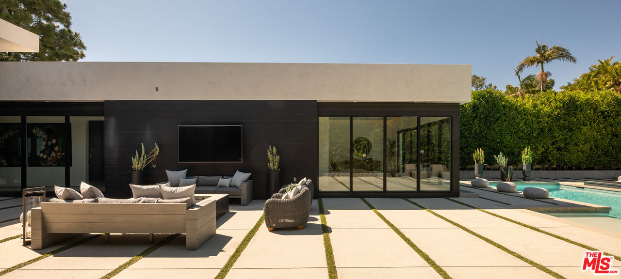 7139 Macapa Dr