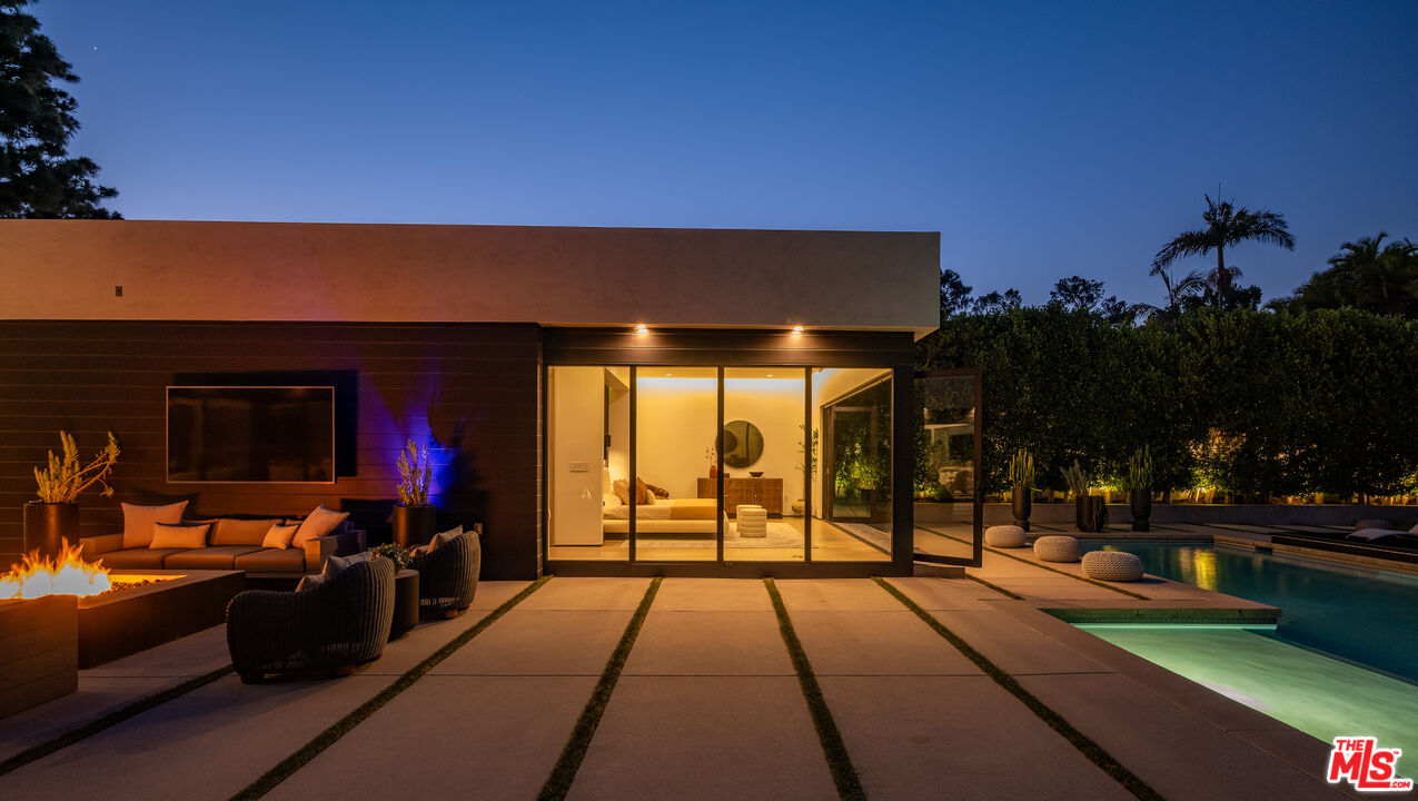 7139 Macapa Dr