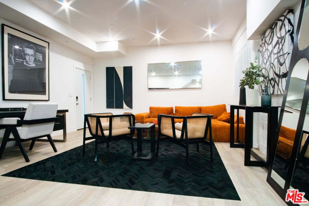10965 Calvert Unit: 1/2