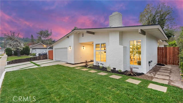 2055 Avenida Aprenda