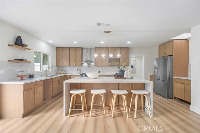 2055 Avenida Aprenda