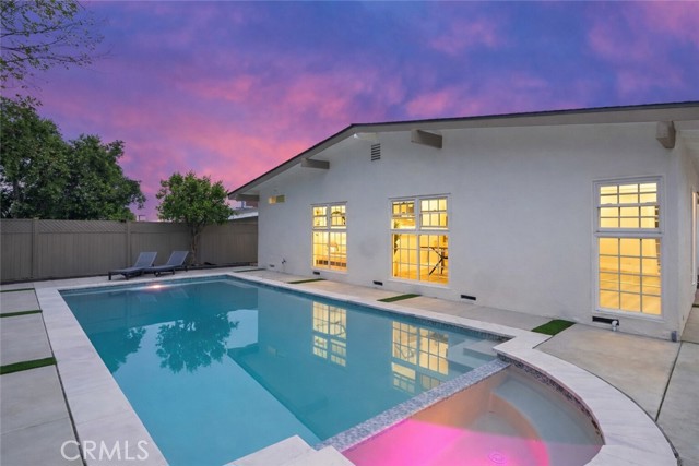 2055 Avenida Aprenda