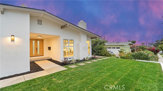 2055 Avenida Aprenda