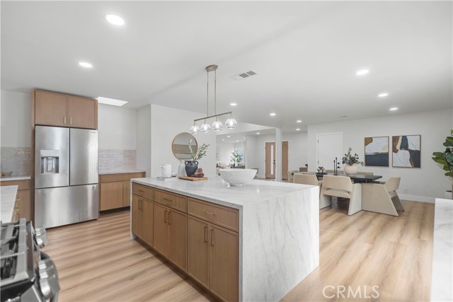 2055 Avenida Aprenda