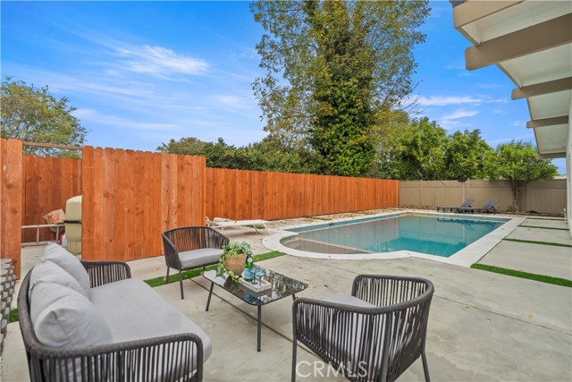 2055 Avenida Aprenda