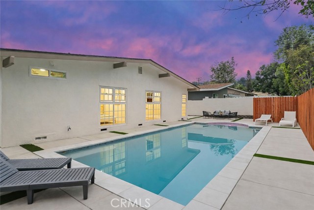 2055 Avenida Aprenda