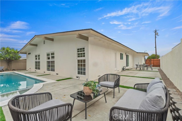 2055 Avenida Aprenda