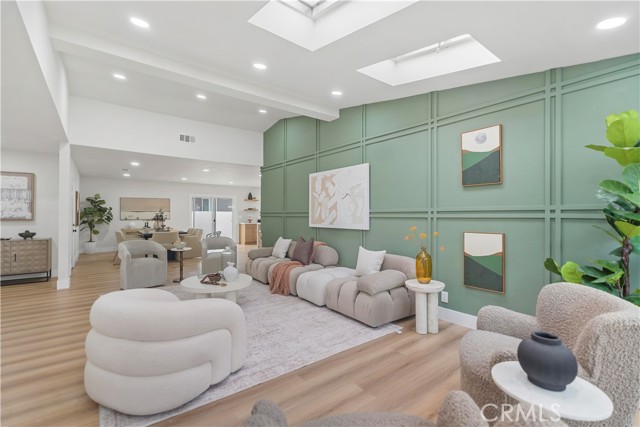 2055 Avenida Aprenda