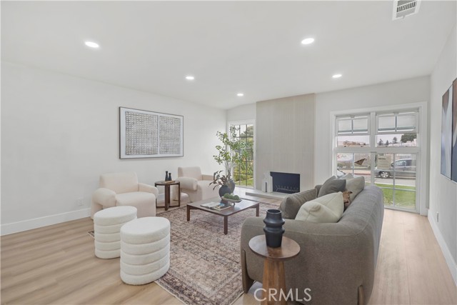 2055 Avenida Aprenda