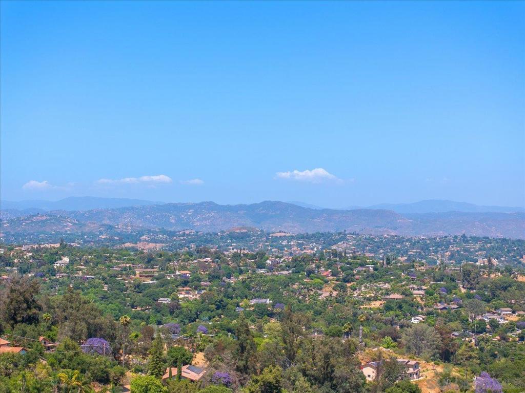 1109 Via La Cuesta
