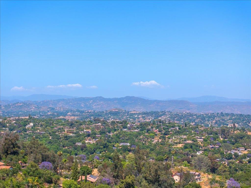 1109 Via La Cuesta