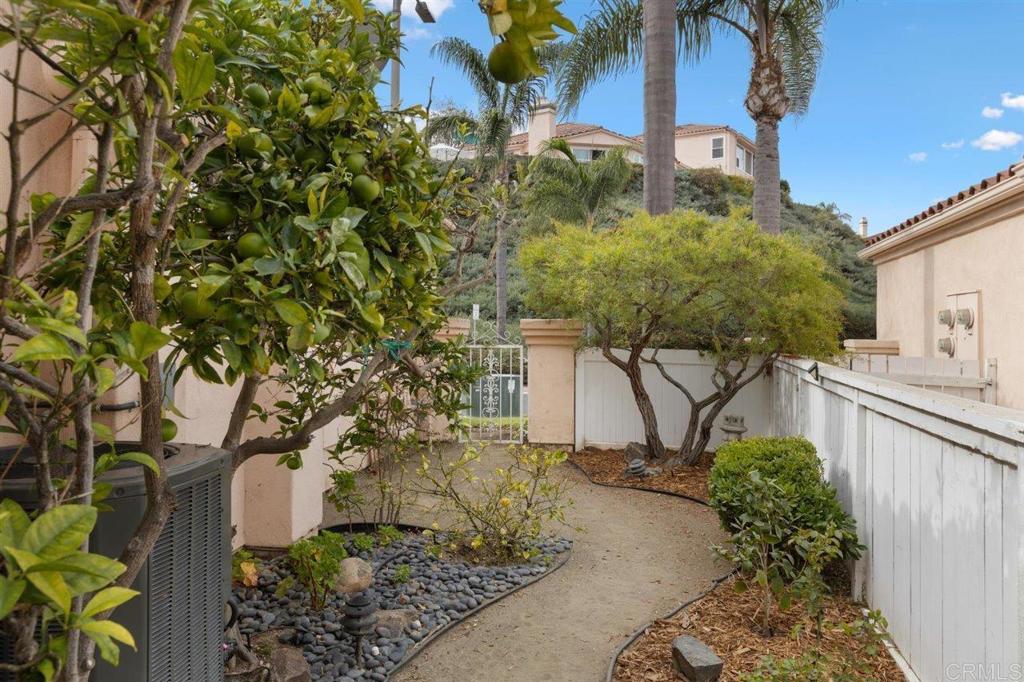 1250 Rue Saint Martin