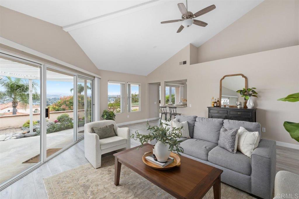 1250 Rue Saint Martin