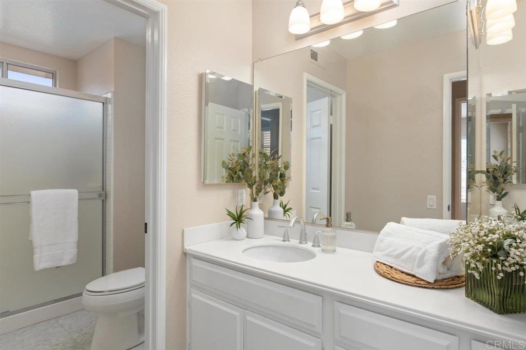 1250 Rue Saint Martin