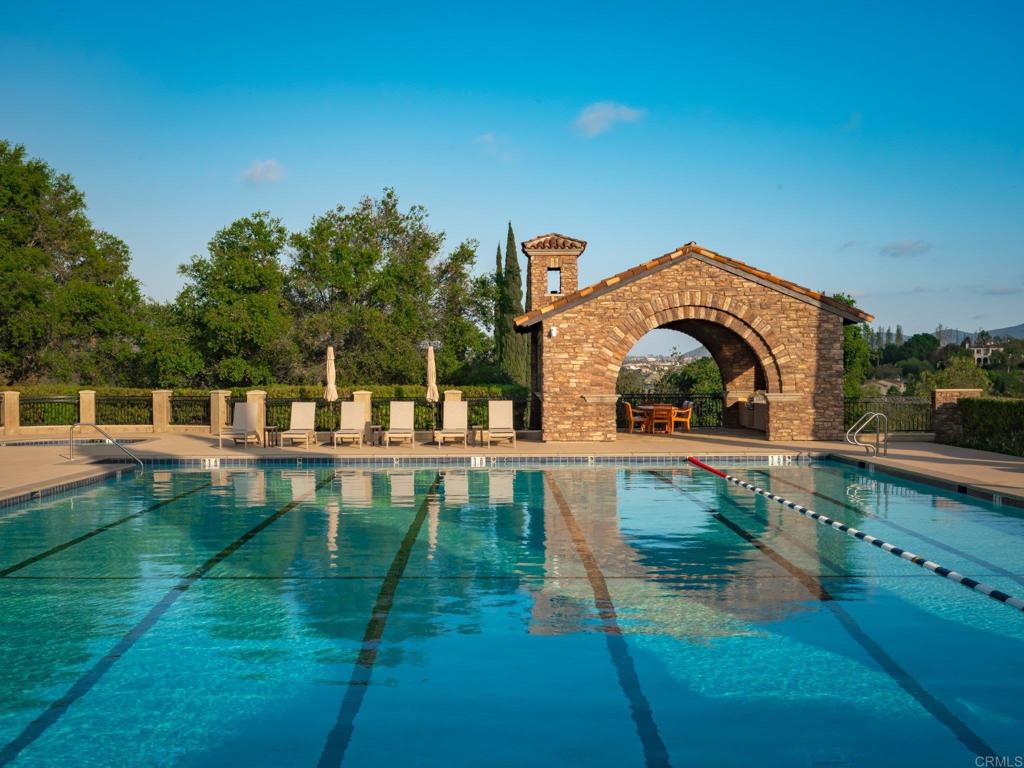 8784 Avenida Mirador