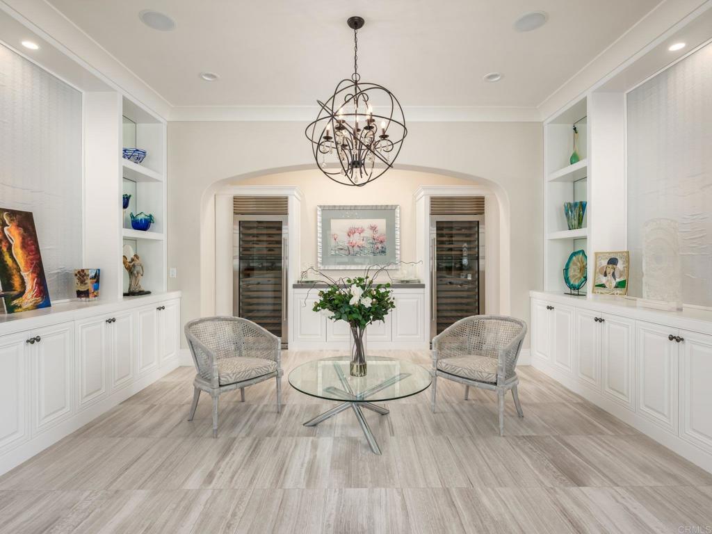 8784 Avenida Mirador