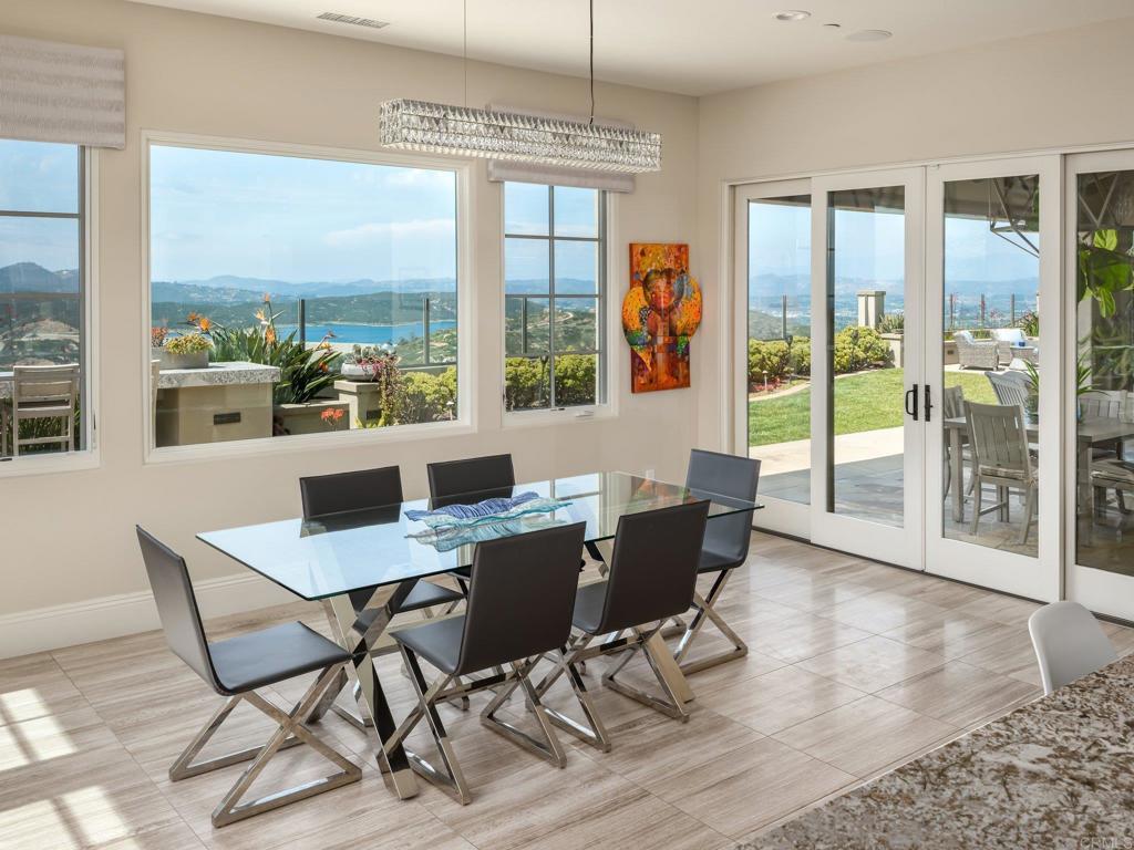 8784 Avenida Mirador