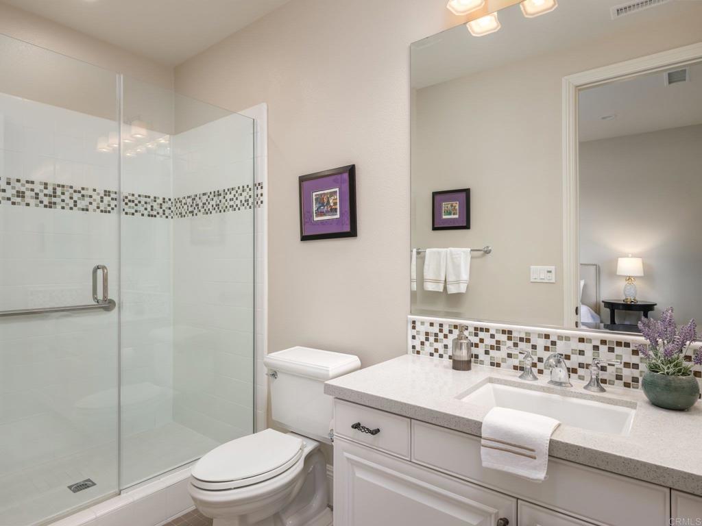 8784 Avenida Mirador