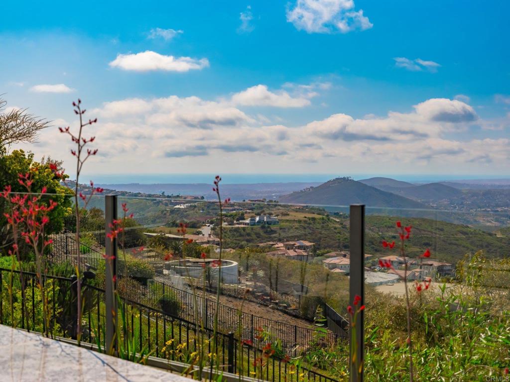 8784 Avenida Mirador
