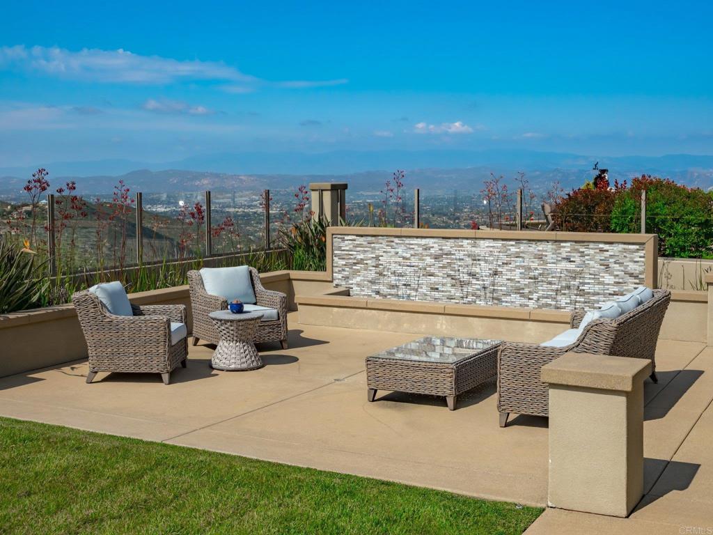 8784 Avenida Mirador