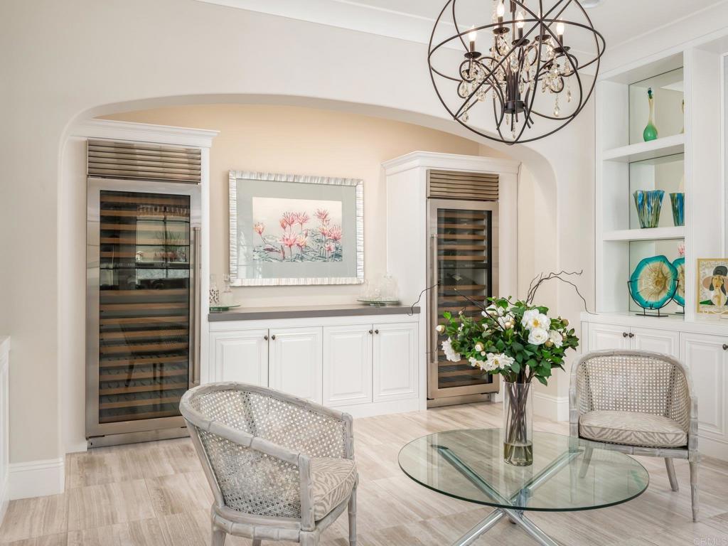 8784 Avenida Mirador