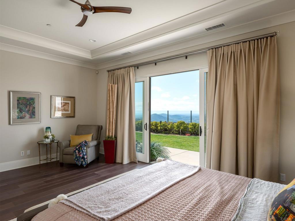 8784 Avenida Mirador