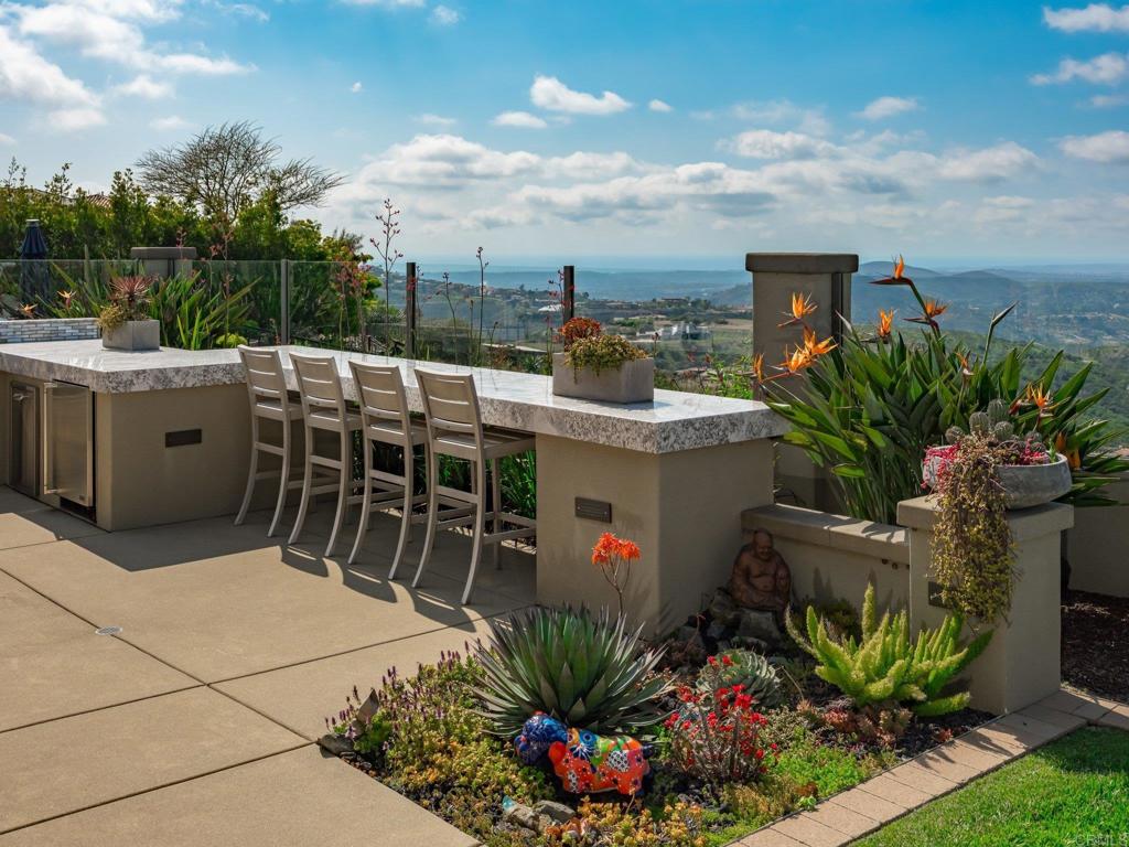 8784 Avenida Mirador