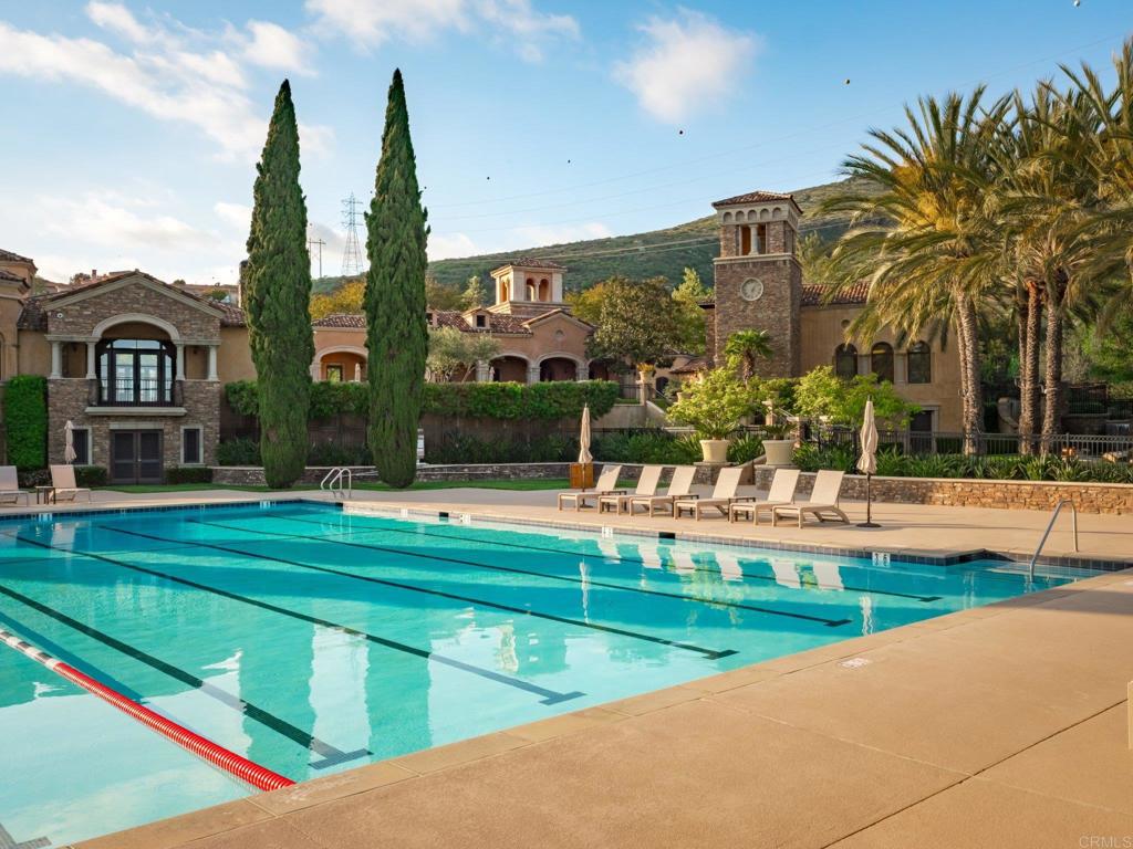 8784 Avenida Mirador