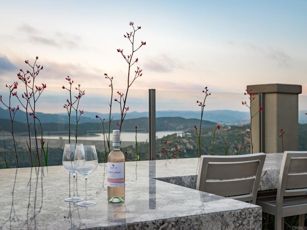8784 Avenida Mirador