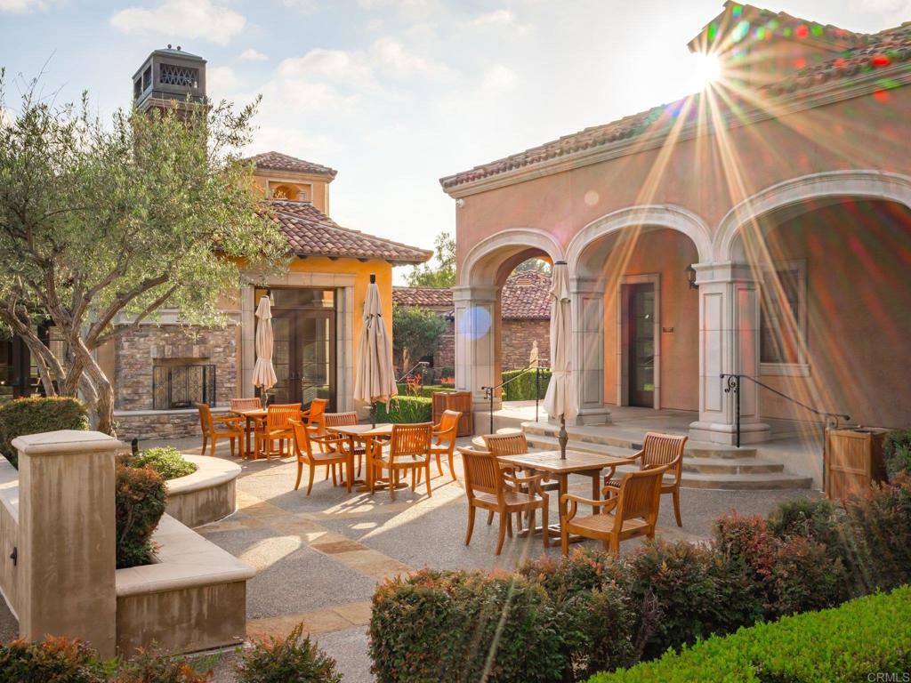 8784 Avenida Mirador