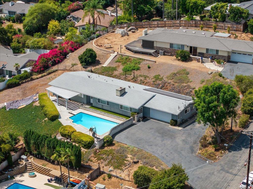 1569 Robyn Road