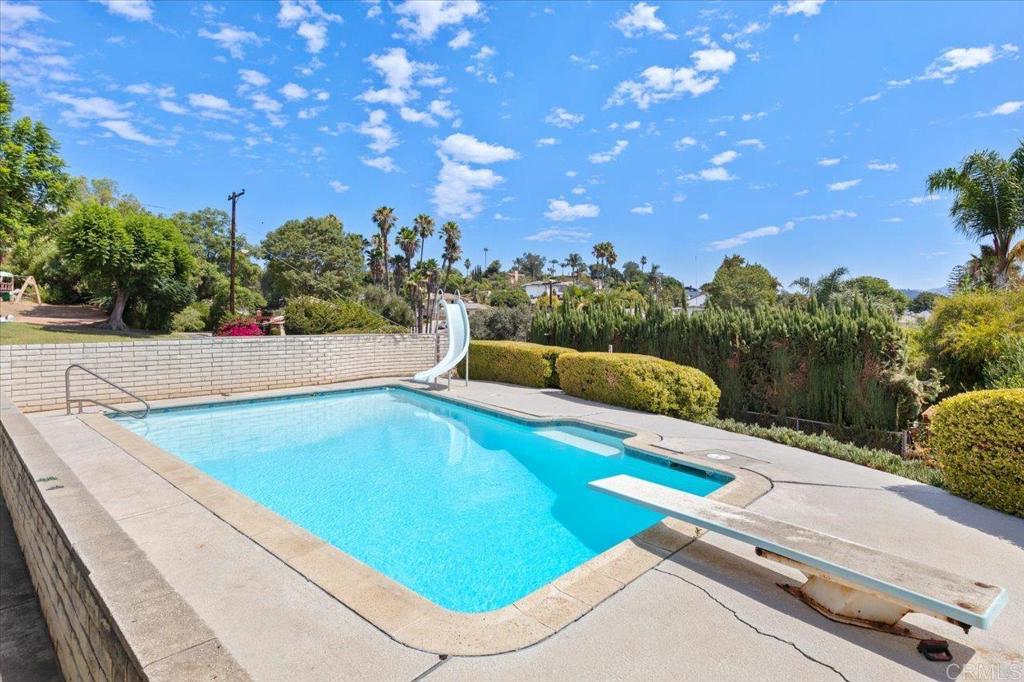 1569 Robyn Road