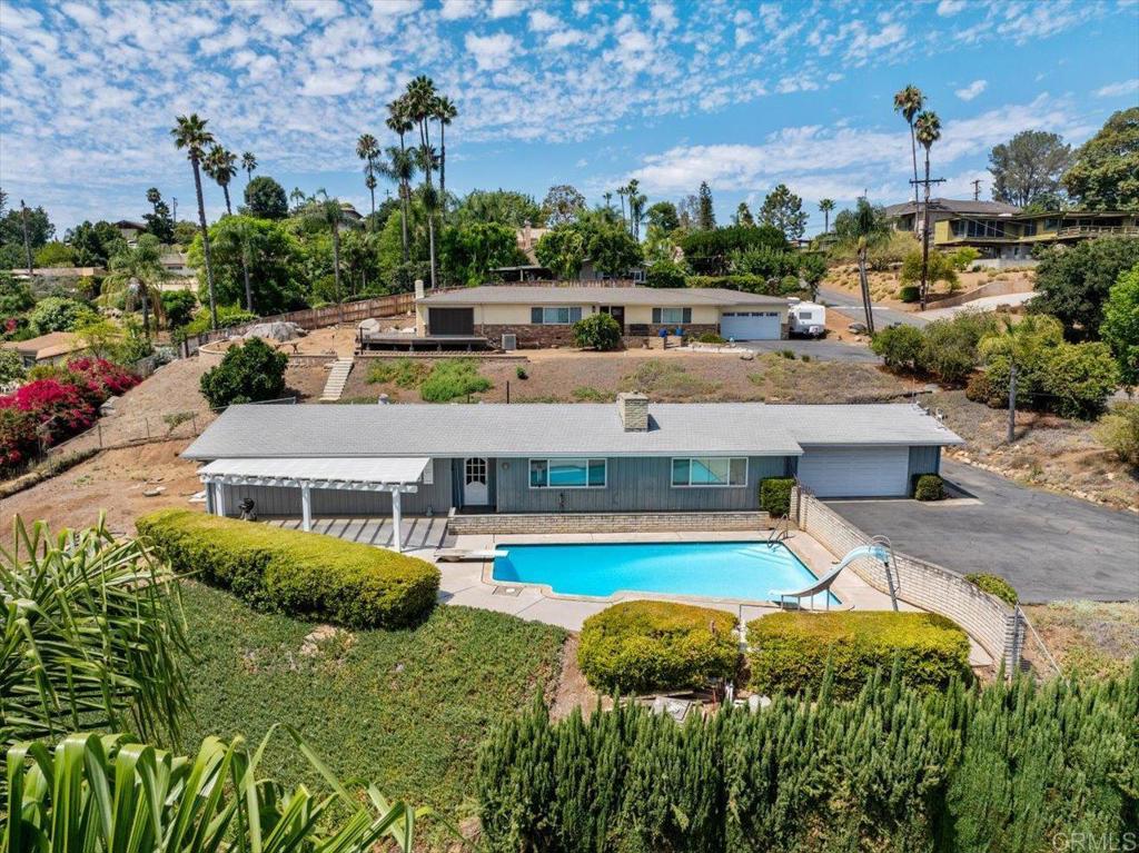 1569 Robyn Road
