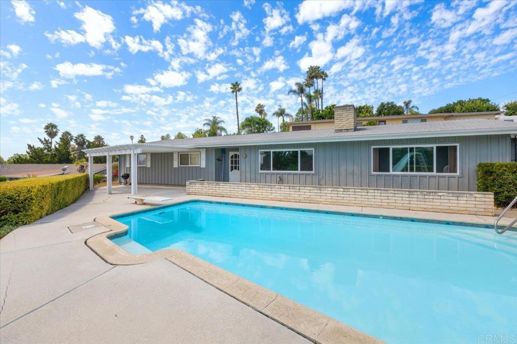 1569 Robyn Road