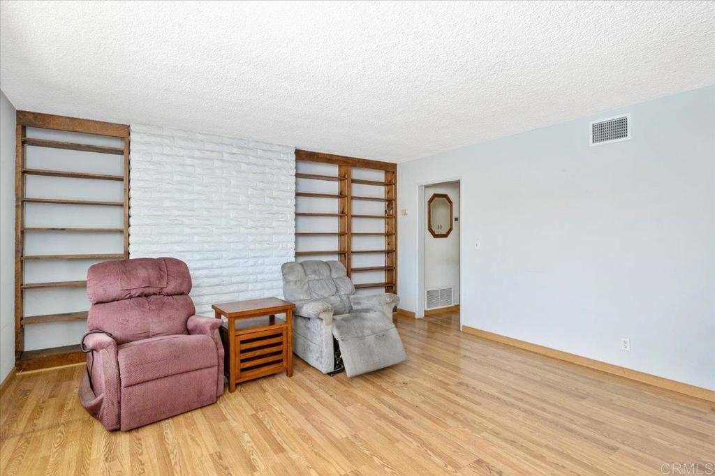 1569 Robyn Road