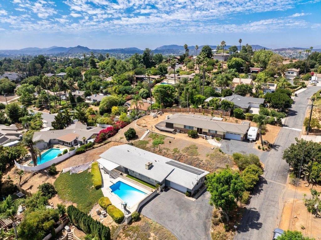 1569 Robyn Road