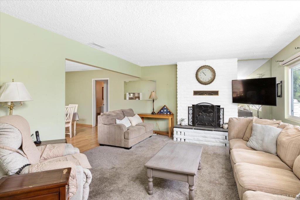 1569 Robyn Road
