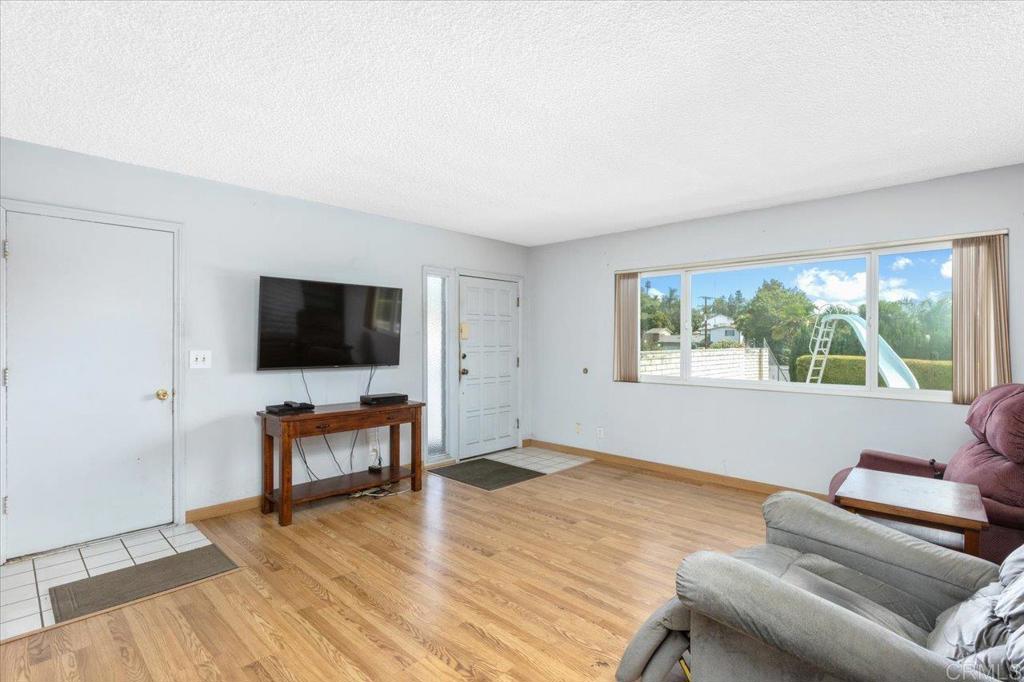 1569 Robyn Road