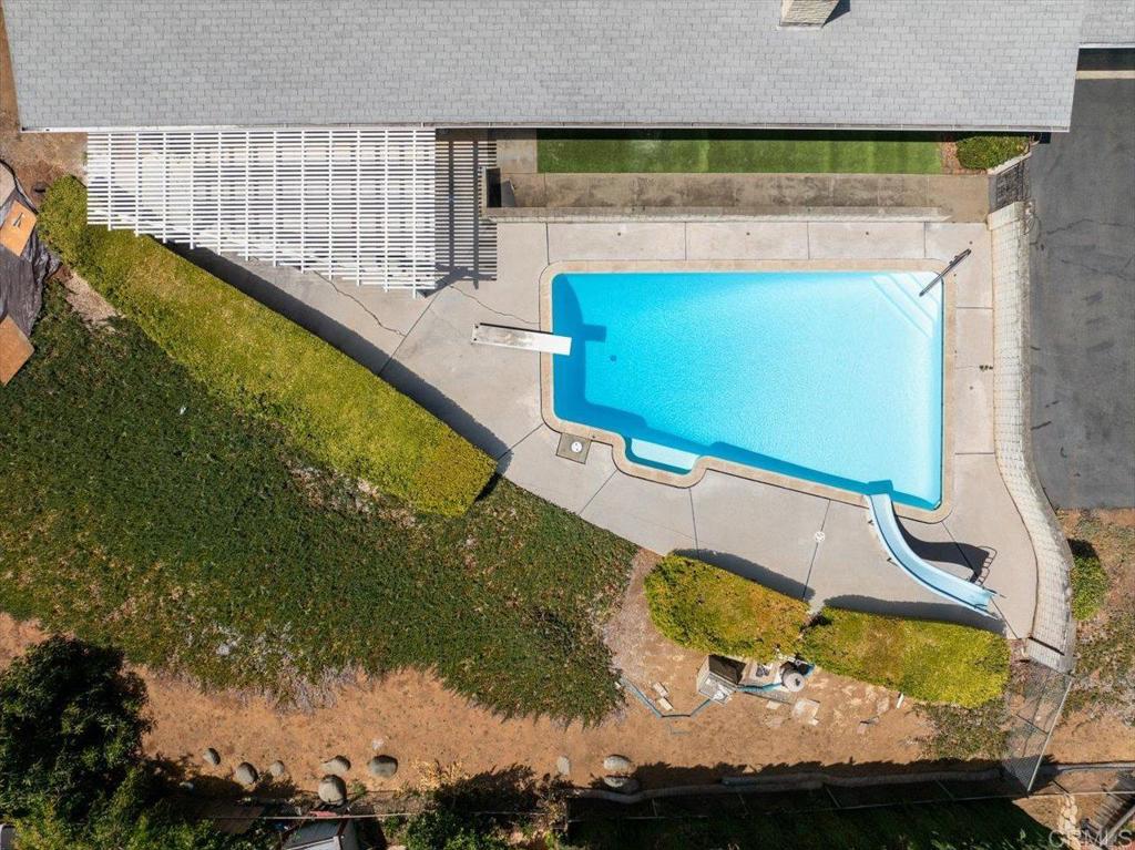 1569 Robyn Road