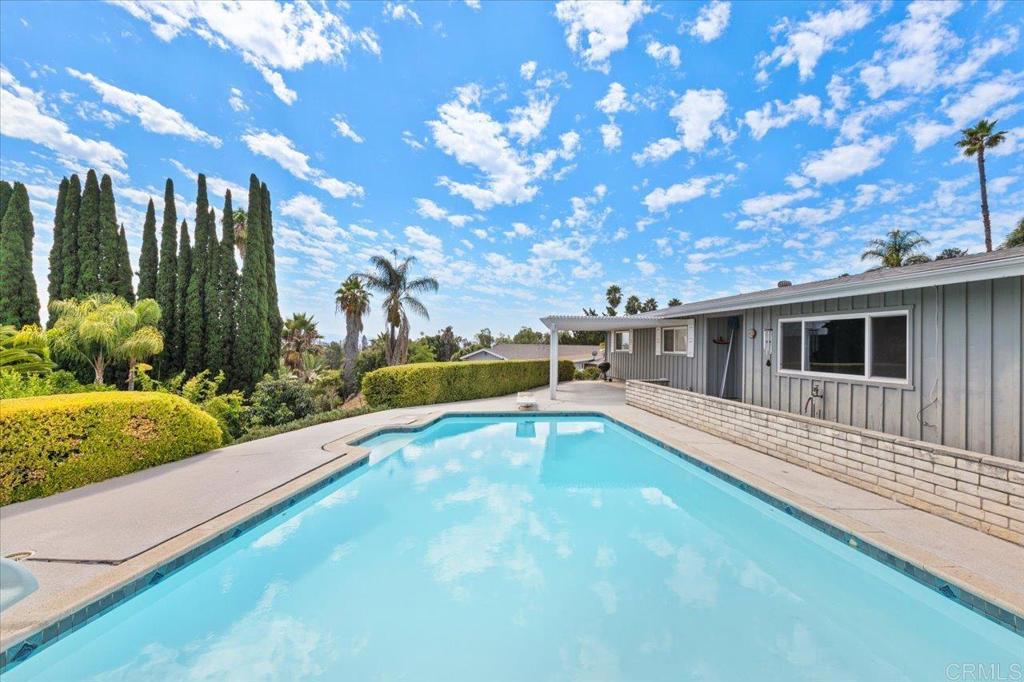 1569 Robyn Road