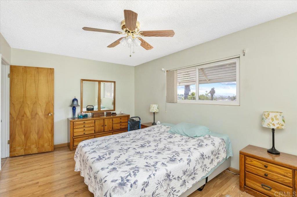 1569 Robyn Road