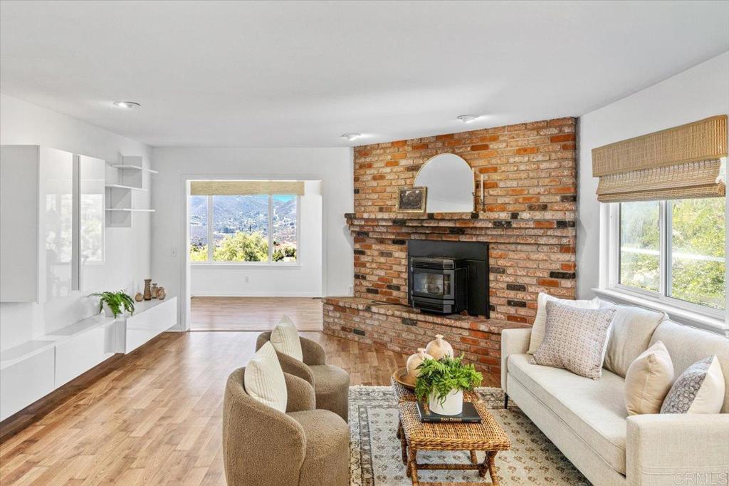 3439 Via Loma Vista