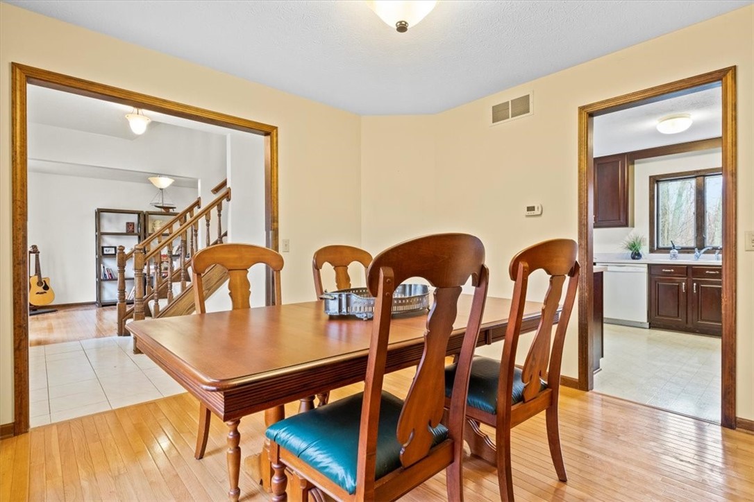 3242 Leeward Circle
