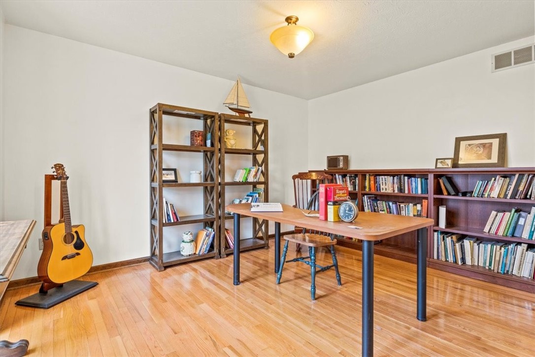 3242 Leeward Circle