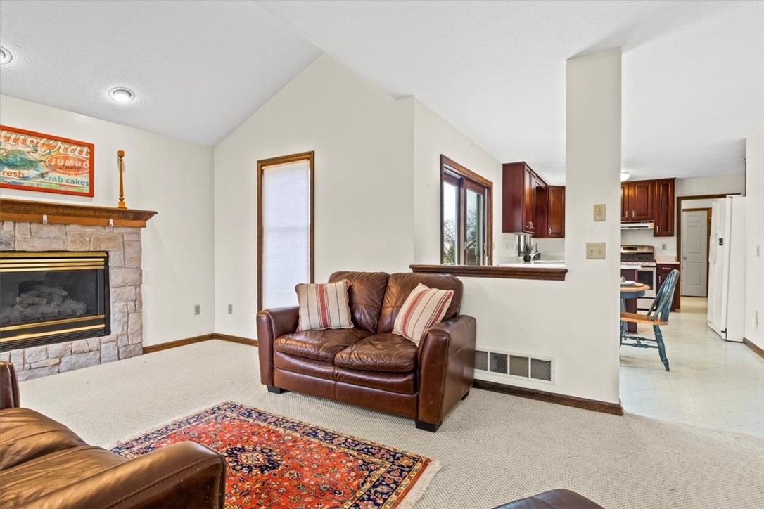 3242 Leeward Circle